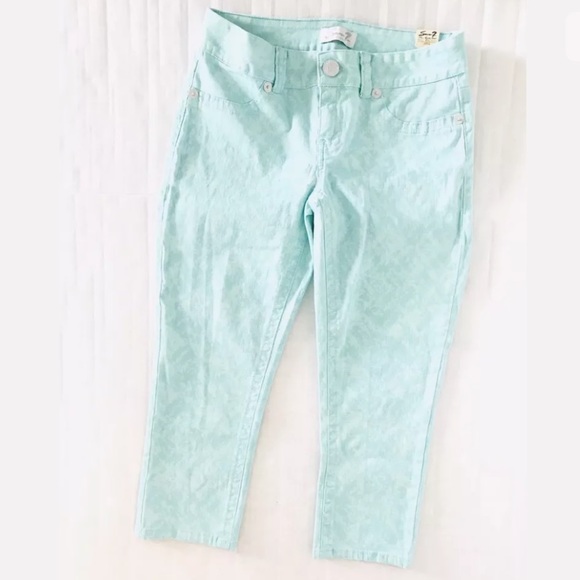 Seven7 | Cropped Pants Size 6 x 22 Mint Abstract - Picture 6 of 8